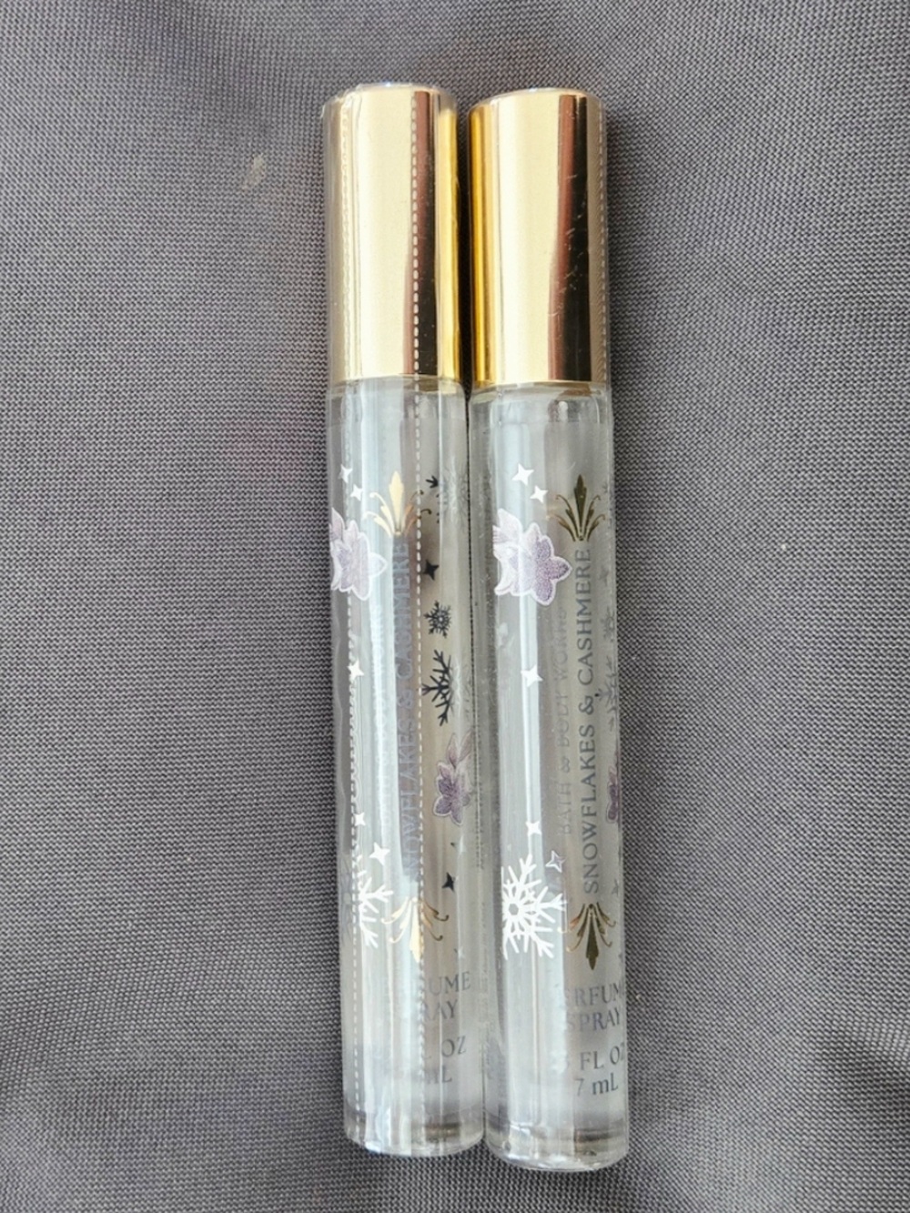Set of 2 NWT Bath & Body Works Snowflakes And Cashmere Perfume Spray .23 Oz ea